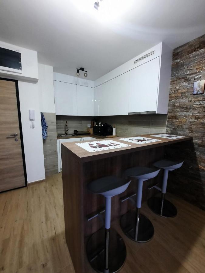 Hills 20 Apartment *