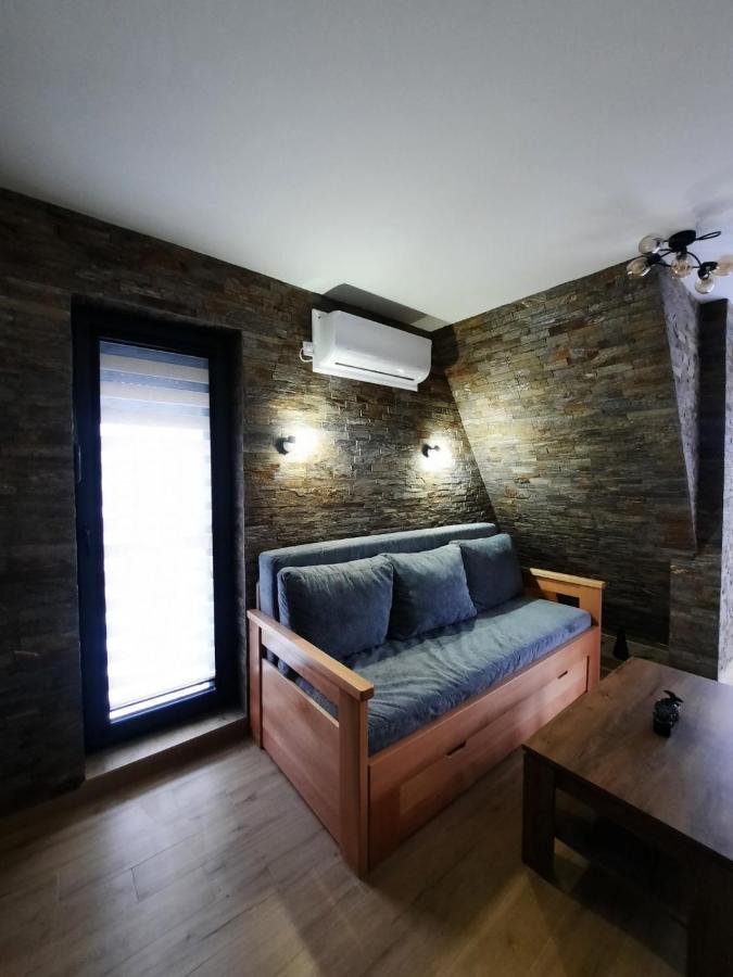 Apartment Hills 20